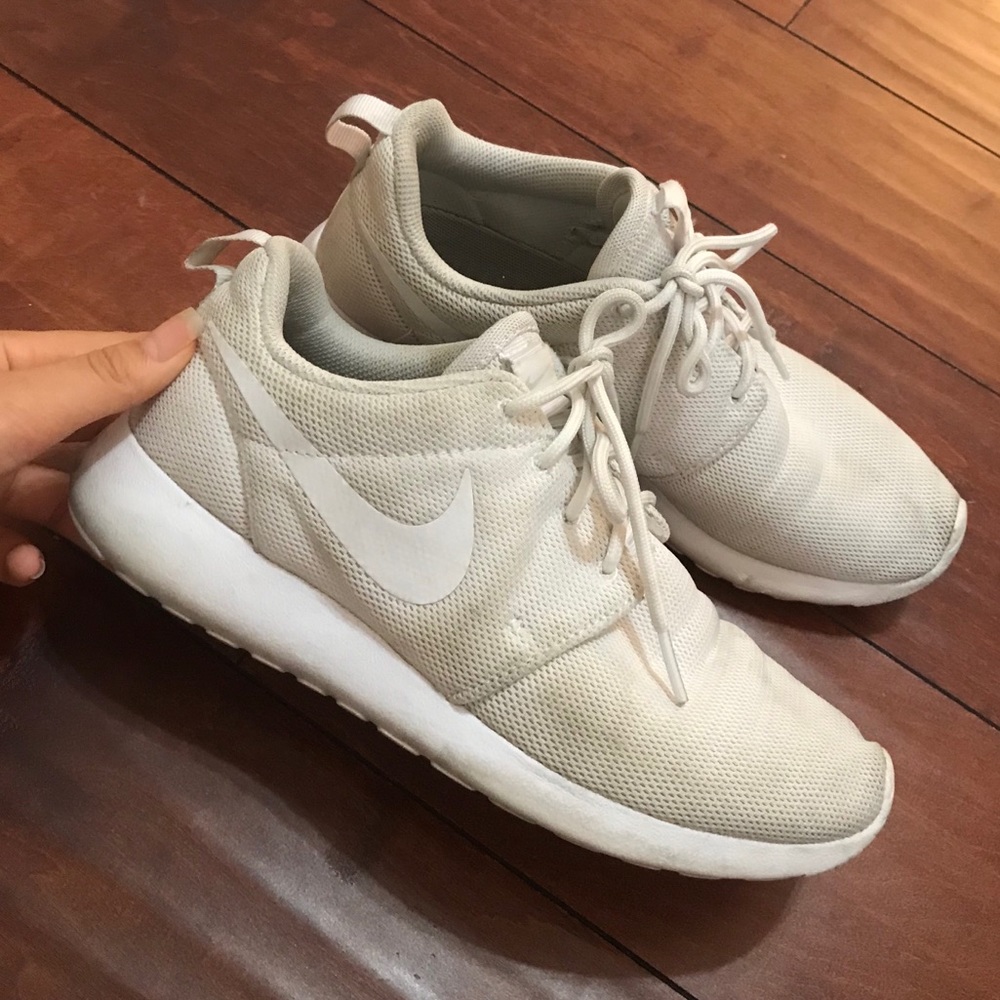 Nike White Roshe Shoes